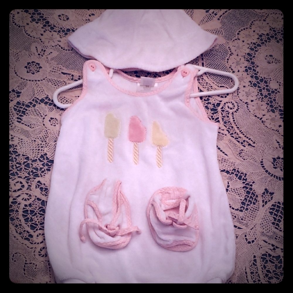 Toddler one piece outfit With hat and little booti